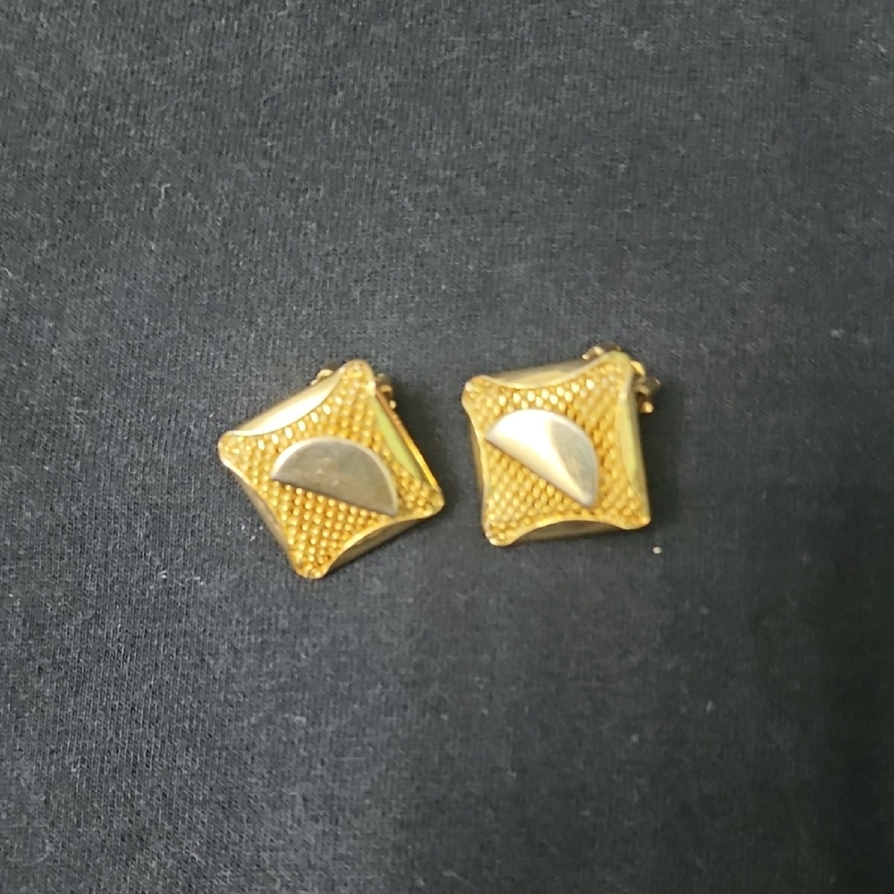 Elegant Gold Clipped On Square Earrings